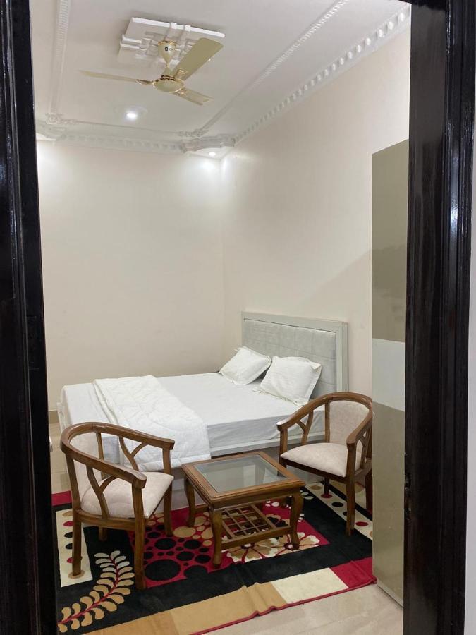 S.R Plaza Hotel Khurja Exterior foto