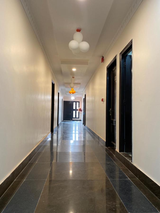 S.R Plaza Hotel Khurja Exterior foto