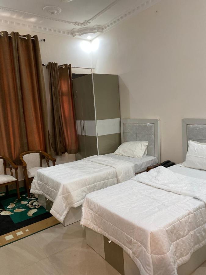 S.R Plaza Hotel Khurja Exterior foto